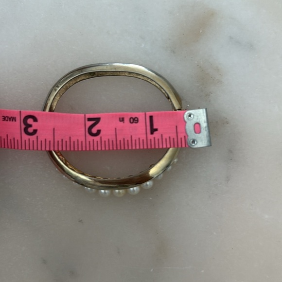 Vintage Craft Bracelet Gold Tone Faux Pearls hinge snap clasp Bracelet - Picture 4 of 14